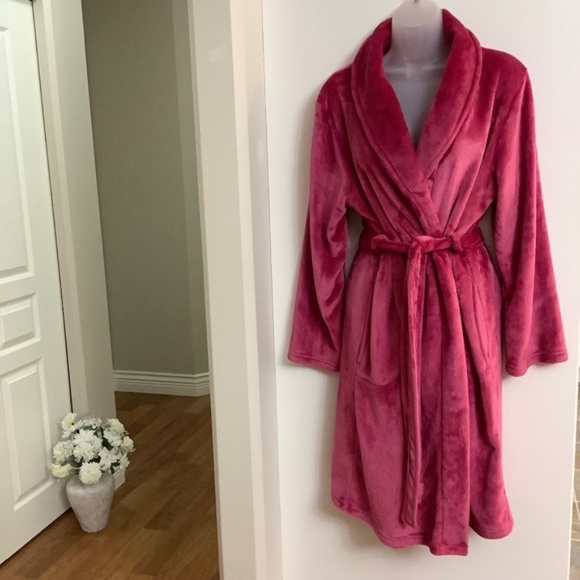 Beautiful Supersoft Plush Robe S/M 34-36 bust LIKE HEW - Picture 3 of 7